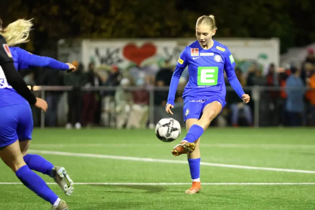 Erster Kontakt und Ballannahme
